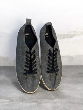 H&M Men's Charcoal Gray Low-Top Canvas Sneakers size 40/ us 8.5